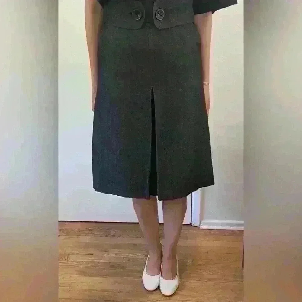 A line black chambray skirt. NEW WITH TAGS